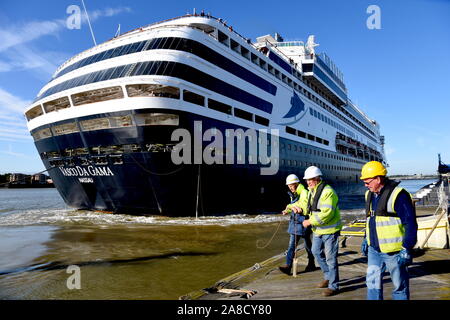 CMV-Kreuzfahrt linner Vasco Da Gama angedockt an der London International Cruise Terminal, Tilbury. Stockfoto