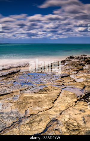 Die felsige Küste in der Umgebung der Küstenstadt Lorne, Victoria, Australien. Stockfoto