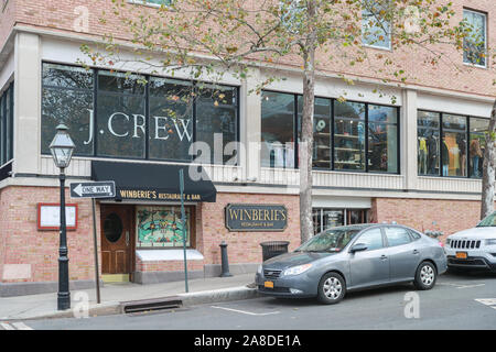 Princeton, New Jersey, 11. November 2019: J. Crew Fashion Store in New Jersey. J. in der Crew ist ein Multi-brand store Kette mit mehr als 500 Standorten. Stockfoto