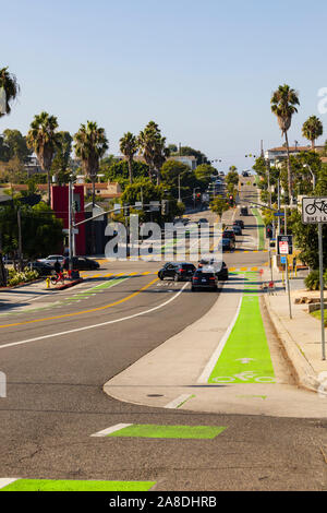 Ocean Park Boulevard in Richtung Strand. Santa Monica, Los Angeles County, Kalifornien, Vereinigte Staaten von Amerika Stockfoto