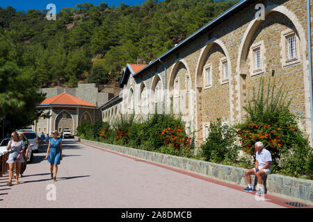 Kykkos Kloster hoch in das Troodos-gebirge von Paphos entfernt. Gegründet im 11. Jahrhundert wurde sie mehrmals gebrannt. Stockfoto