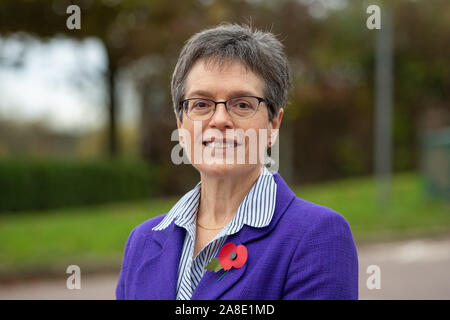 Arbeit Kandidat für Stevenage Jill Borcherds während Shadow Staatssekretärin für Frauen und Gleichstellung von Dawn Butler Launch Plan des Arbeitsmarktes für Frauen in den Arbeitsplatz, in Stevenage, Hertfordshire. Stockfoto