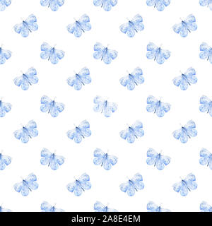 Nahtlose Muster mit fliegenden Schmetterlingen und Stiefmütterchen Blumen in Aquarell Stil. Schönheit in der Natur. Hintergrund für Stoff-, Textil-, Druck- und Einladung Stockfoto