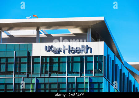 UCSF Health Medical Centre Campus Fassade am Mission Bay. Die Universität von Kalifornien, San Francisco Medical Center ist Forschung und Lehre des Krankenhauses Stockfoto