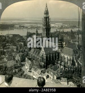 'Notre Dame Kathedrale und dem Hafen von Antwerpen in Belgien erste Wolkenkratzer', c 1930. Von "Tour der Welt". [Keystone View Company, Meadville, Pa., New York, Chicago, London] Stockfoto