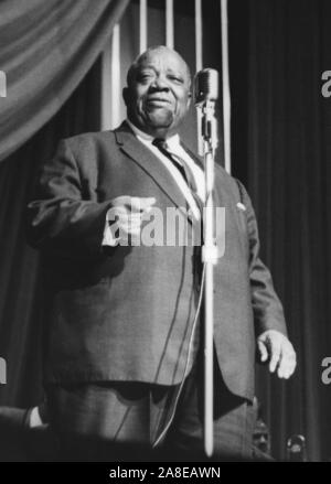 Jimmy Rushing mit der Basie Band, London, 1963. Stockfoto