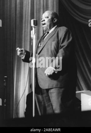 Jimmy Rushing mit der Basie Band, London, 1963. Stockfoto