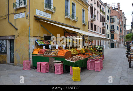 Einkaufsgeschäft Shop in Canareggio, Venedig Stockfoto