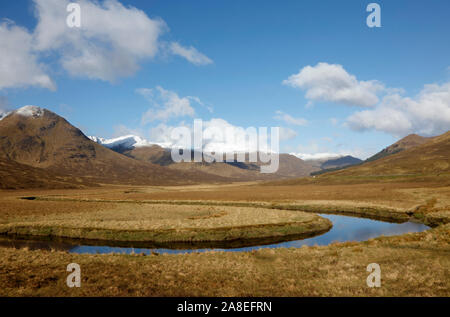 Fluss Cluanie im Glen Shiel, Schottland, Großbritannien Stockfoto