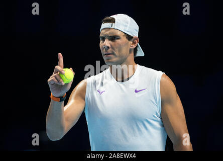 London, Großbritannien. 08 Nov, 2019. Rafa Nadal aus Spanien während der Praxis an die Nitto ATP-Finale Tennis London MEDIEN TAG Am O2, London, England, der am 8. November 2019. Foto von Andy Rowland. Credit: PRiME Media Images/Alamy leben Nachrichten Stockfoto