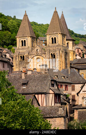 Conques Abteikirche Sainte-Foy romanische Architektur Aveyone Abteilung Frankreich Stockfoto