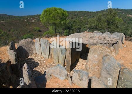 Dolmen von El Pozuelo - zwischen 2500-2200 v. Chr., Fuencaliente La Real. Der Provinz Huelva, Andalusien, Spanien, Europa. Stockfoto