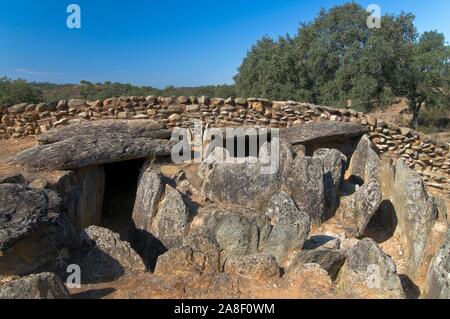 Dolmen von El Pozuelo - zwischen 2500-2200 v. Chr., Fuencaliente La Real. Der Provinz Huelva, Andalusien, Spanien, Europa. Stockfoto