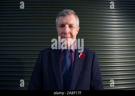 Auchtermuchty, UK. 8. November, 2019. Im Bild: Willie Rennie MSP-Führer der schottischen Liberaldemokratischen Partei. Liberaldemokraten Jo Swinson visits North East Fife als Teil ihrer Leader's Tour durch Großbritannien, wie sie der Fall macht die Wähler in Schottland zu bleiben zurück die Liberaldemokraten Schottlands Platz im Herzen der Europäischen Union zu schützen. Credit: Colin Fisher/Alamy leben Nachrichten Stockfoto