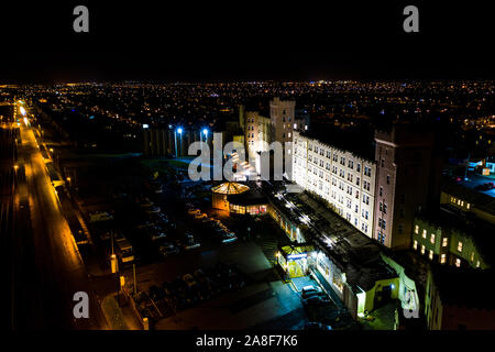 Schöne Luftaufnahmen von Blackpool in der Nacht, einschließlich Norbreck Castle Hotel liegt direkt am Meer, Stadtbild Stockfoto