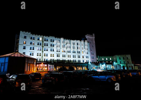 Schöne Luftaufnahmen von Blackpool in der Nacht, einschließlich Norbreck Castle Hotel liegt direkt am Meer, Stadtbild Stockfoto