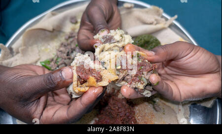 Injera Platte traditionelle Mahlzeit Äthiopien Stockfoto