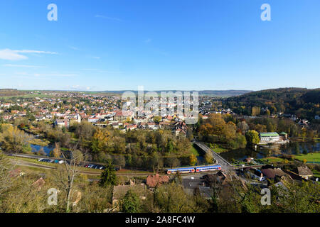 Gars am Kamp: Blick vom Schloss Gars ruine Gars am Kamp, Bahn in Österreich, Steiermark, Niederösterreich, Waldviertel Stockfoto