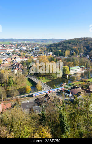 Gars am Kamp: Blick vom Schloss Gars ruine Gars am Kamp, Bahn in Österreich, Steiermark, Niederösterreich, Waldviertel Stockfoto