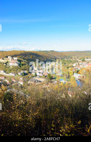 Gars am Kamp: Blick von der Aussichtsplattform Hamerlingwarte zu Gars am Kamp in Österreich, Steiermark, Niederösterreich, Waldviertel Stockfoto