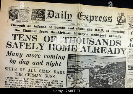 Replik des Daily Express Zeitung am 31. Mai 1940 mit der Evakuierung von Dünkirchen mit der Schlagzeile "Zehntausende sicher zu Hause bereits". Stockfoto