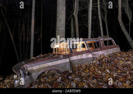 Verlassen 1957 Rambler benutzerdefinierte Cross-Country-Kombi - Dupont Zustand Recreational Forest, North Carolina, USA Stockfoto