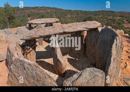 Dolmen von El Pozuelo - zwischen 2500-2200 v. Chr., Fuencaliente La Real. Der Provinz Huelva, Andalusien, Spanien, Europa. Stockfoto