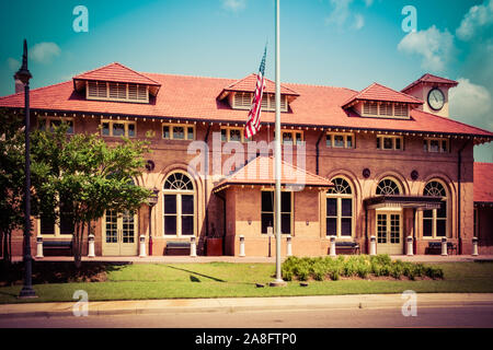 Die Hattiesburg, MS, zugdepot, die 1910 im italienischen Renaissance Stil gebaut und saniert und teilweise in den 2000s, Hattiesburg, MS umfunktionierte Stockfoto