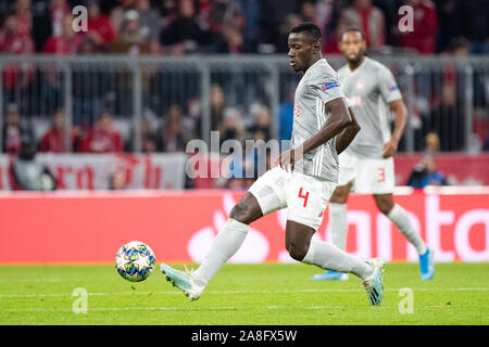 München, Deutschland. 06 Nov, 2019. Fussball: Champions League Bayern München - Olympiakos Piräus, Gruppenphase, Gruppe B, 4. Spieltag in der Allianz Arena. · Ady Camara von Piräus spielt den Ball. Credit: Matthias Balk/dpa/Alamy leben Nachrichten Stockfoto