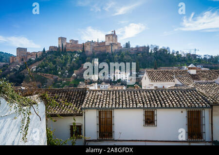 Blick auf die Alhambra von Granada aus der Albaicin Stockfoto