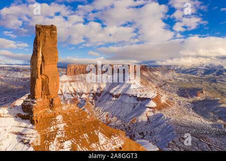 Wolken und Schnee am Castle Rock, vorgeschlagenen La Sa Gewässer Wilderenss, Utah, Schloss Valley, Colorado River in der Nähe von Moab, Utah Stockfoto