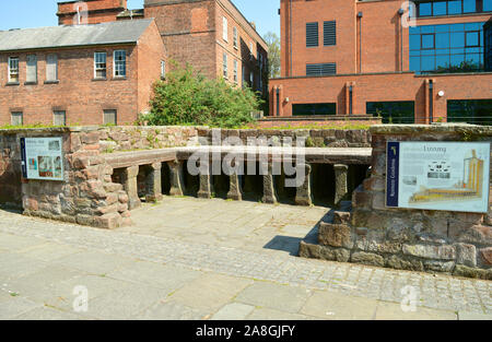 Römische Badruinen in der Römischen Gärten im Stadtzentrum von Chester Stockfoto