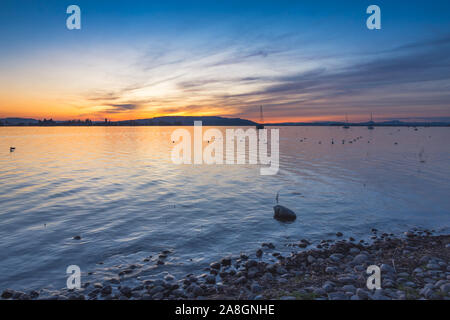 Sonnenuntergang über dem Bodensee, Allensbach, Deutschland Stockfoto