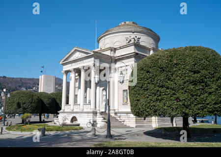 Tolle Aussicht mit Volta-tempel in Como - Comer See in Italien Stockfoto