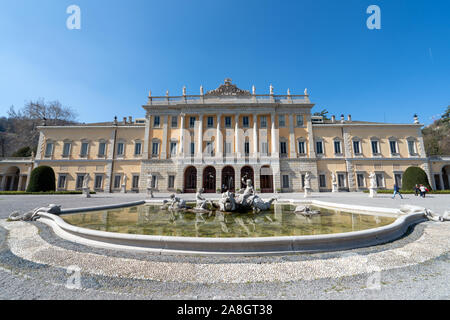 Schöne Aussicht mit Villa Olmo in Como - Comer See in Italien Stockfoto