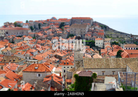 Panoramablick auf die Altstadt von Dubrovnik (Kroatien) mit Tilt Shift (Miniatur) Wirkung Stockfoto