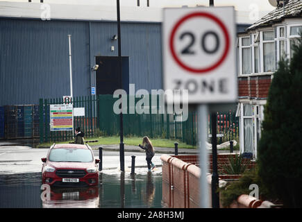 Überschwemmungen in Bentley, Doncaster als Teile von England von einem Monat im Wert von Regen in 24 Stunden ausgehalten, mit Kerben von Menschen gerettet oder gezwungen, ihre Häuser zu verlassen. Stockfoto