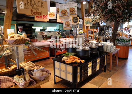 Self-service-Autobahn Restaurant in Kammern, Österreich Stockfoto