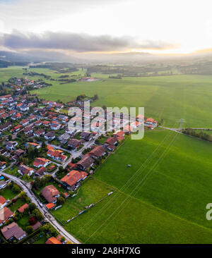 Luftaufnahme, Wälder, Wiesen, Alpen, Bayern, Deutschland, Waakirchen Reichersbeuern Stockfoto