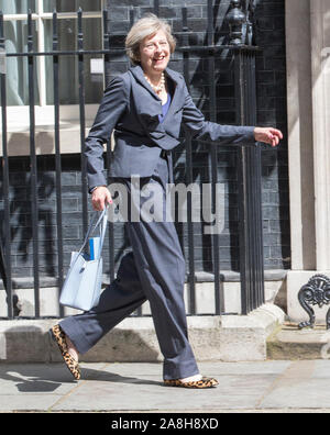 Die Innenministerin Theresa kann in Downing Street ankommen als Favorit David Cameron als Premierminister zu ersetzen, nach seinem Rücktritt am 24. Juni nach dem Brexit Referendums. Bild David Parker 12/7/2016 Stockfoto