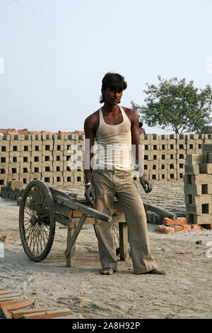 Ziegelfabrik in Sarberia, West Bengal, Indien Stockfoto