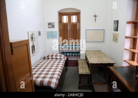 Das ehemalige Zimmer von Mutter Teresa im Mutterhaus in Kolkata, Westbengalen, Indien Stockfoto