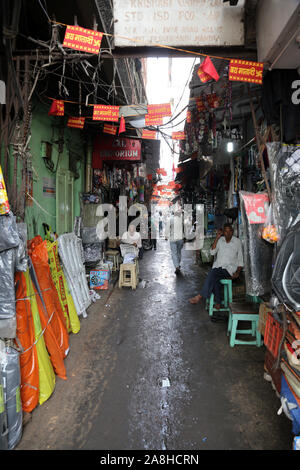 Auto Parts Store auf Malik Bazar in Kolkata, Indien Stockfoto