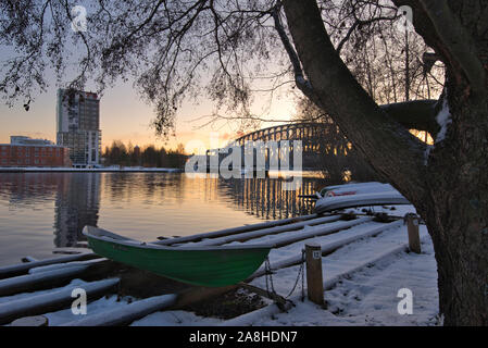 Fluss Oulujoki im frühen Winter, Oulu, Finnland Stockfoto