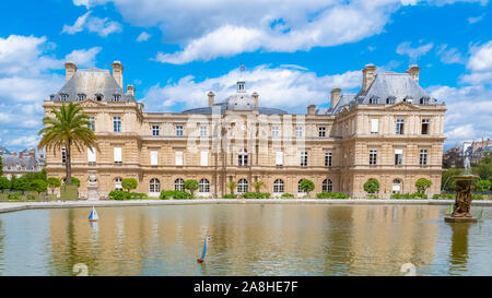 Paris, der Senat im Luxemburger Garten, französische Institution, schönes Gebäude Stockfoto