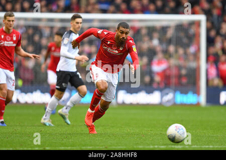 NOTTINGHAM, ENGLAND - 9.NOVEMBER Lewis Grabban (7) von Nottingham Forest während der Sky Bet Championship Match zwischen Nottingham Forest und Derby County an der Stadt Boden, Nottingham am Samstag, den 9. November 2019. (Credit: Jon Hobley | MI Nachrichten) das Fotografieren dürfen nur für Zeitung und/oder Zeitschrift redaktionelle Zwecke verwendet werden, eine Lizenz für die gewerbliche Nutzung Kreditkarte erforderlich: MI Nachrichten & Sport/Alamy leben Nachrichten Stockfoto