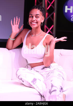 Hollywood, FL, USA. 08 Nov, 2019. Jorja Smith visits Radio Station Hits 97,3 Live am 8. November 2019 in Hollywood, Florida. Quelle: MPI04/Medien Punch/Alamy leben Nachrichten Stockfoto