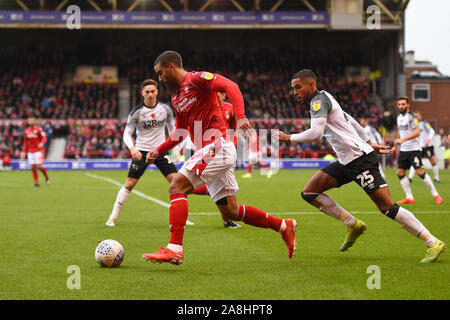 NOTTINGHAM, ENGLAND - 9.NOVEMBER Lewis Grabban (7) von Nottingham Forest während der Sky Bet Championship Match zwischen Nottingham Forest und Derby County an der Stadt Boden, Nottingham am Samstag, den 9. November 2019. (Credit: Jon Hobley | MI Nachrichten) das Fotografieren dürfen nur für Zeitung und/oder Zeitschrift redaktionelle Zwecke verwendet werden, eine Lizenz für die gewerbliche Nutzung Kreditkarte erforderlich: MI Nachrichten & Sport/Alamy leben Nachrichten Stockfoto
