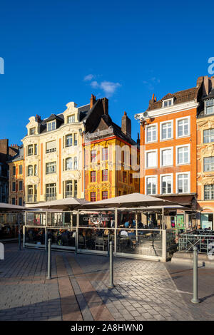 Cafe in der Grand Place, Lille, Frankreich Stockfoto