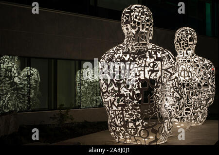 Paul Allen's Brain Science Institute mit Stahl zahlen sitzen Gesicht in South Lake Union, Downtown Seattle, Künstler Jaume Plensa zu Gesicht Stockfoto